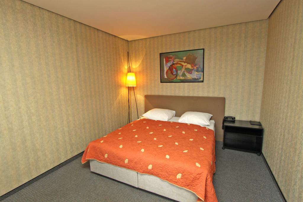 Sandija Hotel Kaunas Room photo
